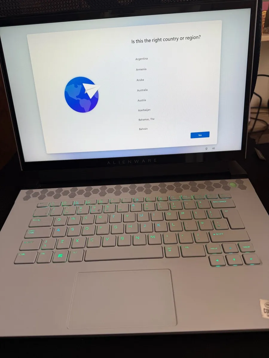 Alienware M15 laptop RTX2070 SUPER 2.25TB SD -16GB - Image 1