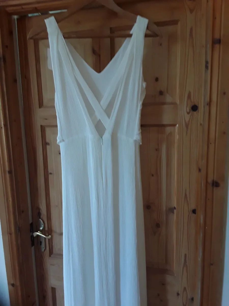 Beautiful long white chiffon dress brand new - Image 4