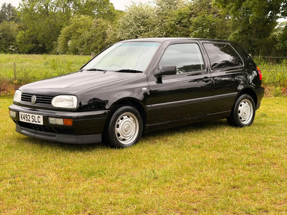 Vary clean golf van - Image 3