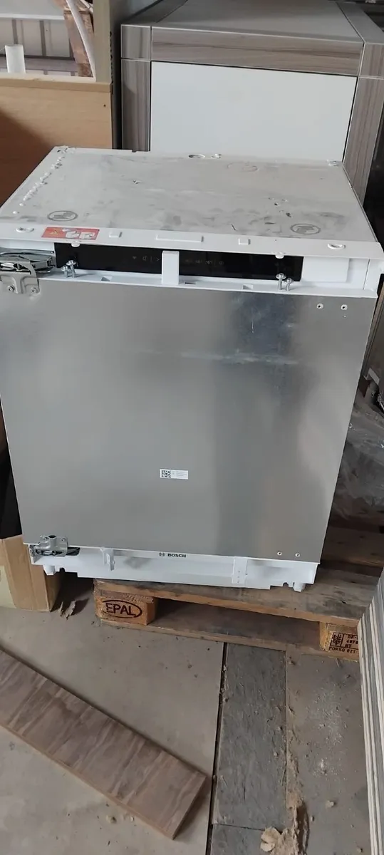 Bosch GUN21VFE0G Built Under Freezer - Image 2