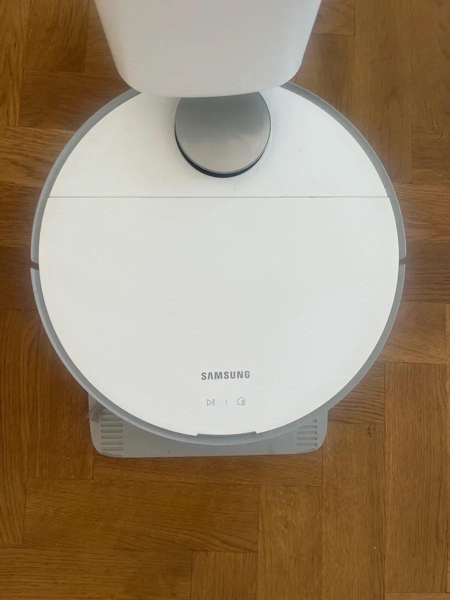 Samsung JetBot Robot Vacuum with  Clean Station - Image 2