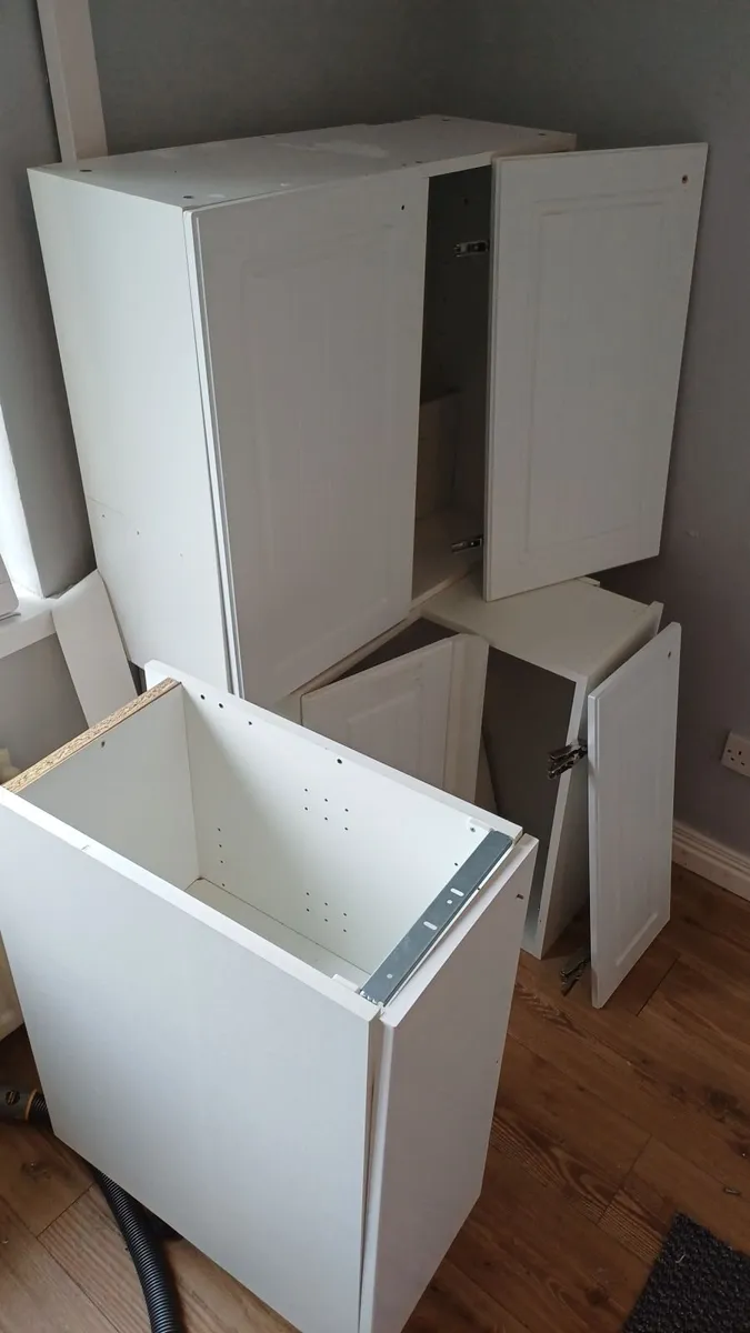 Kitchen units - Image 1