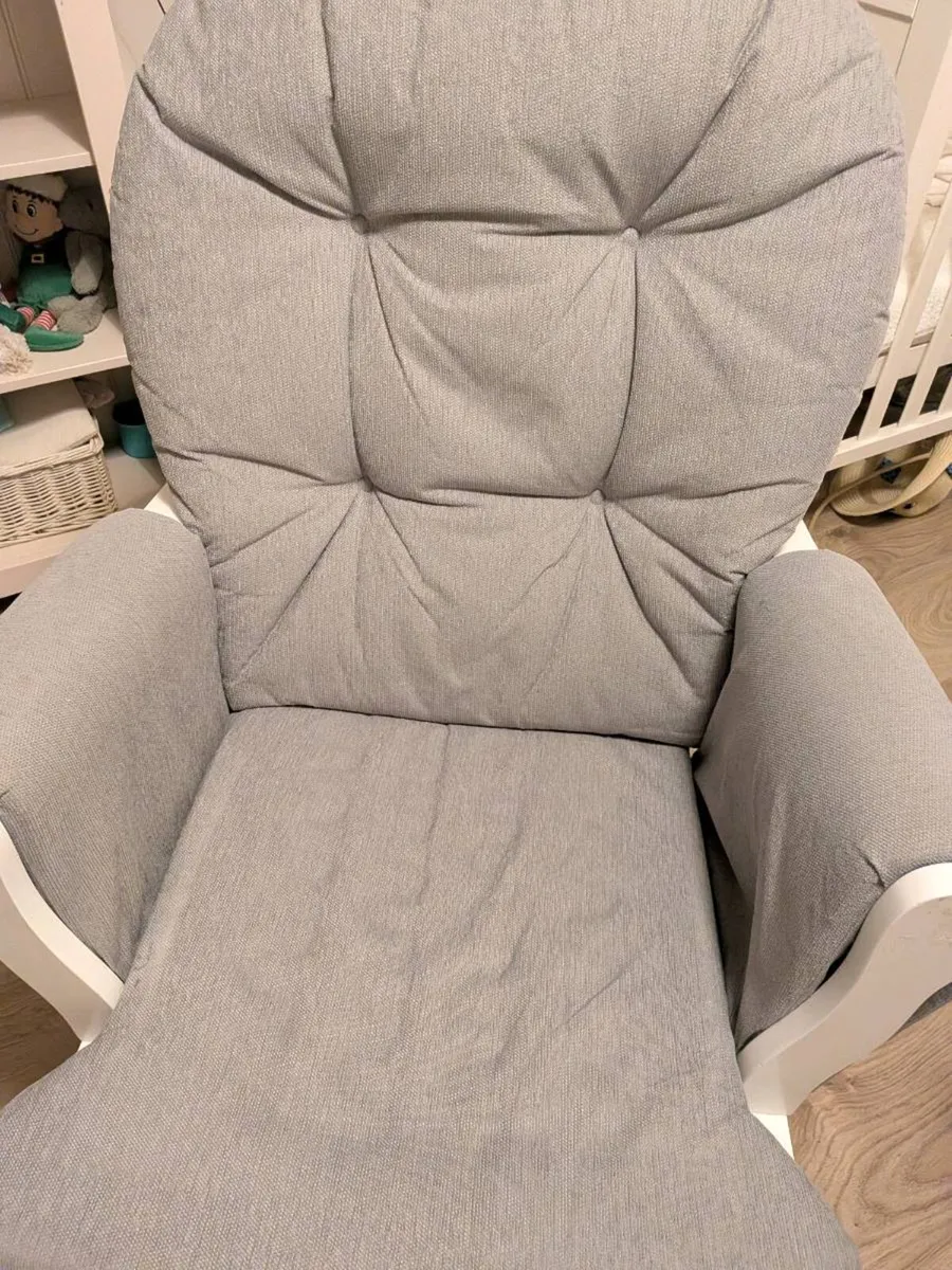 Rcking chair and stool - Image 1