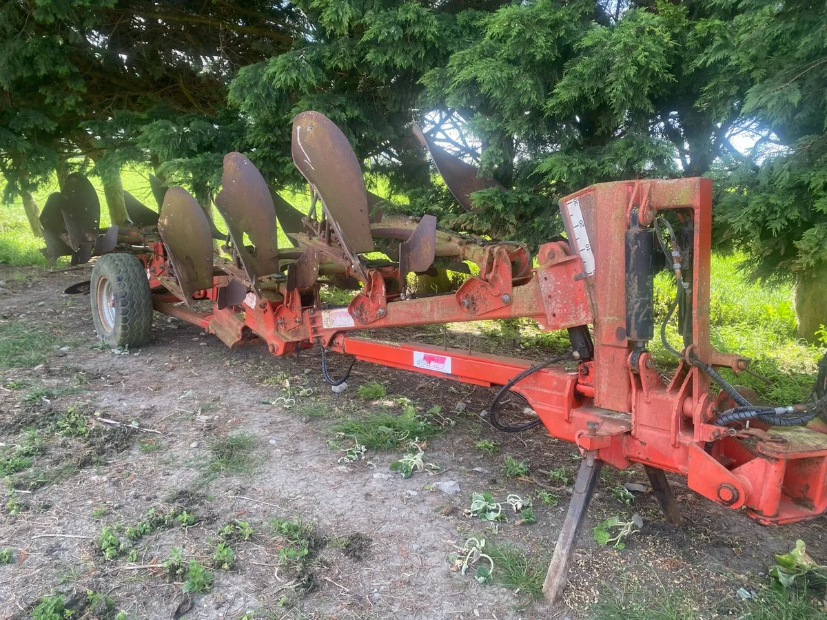 Reversible gregoire Besson plough