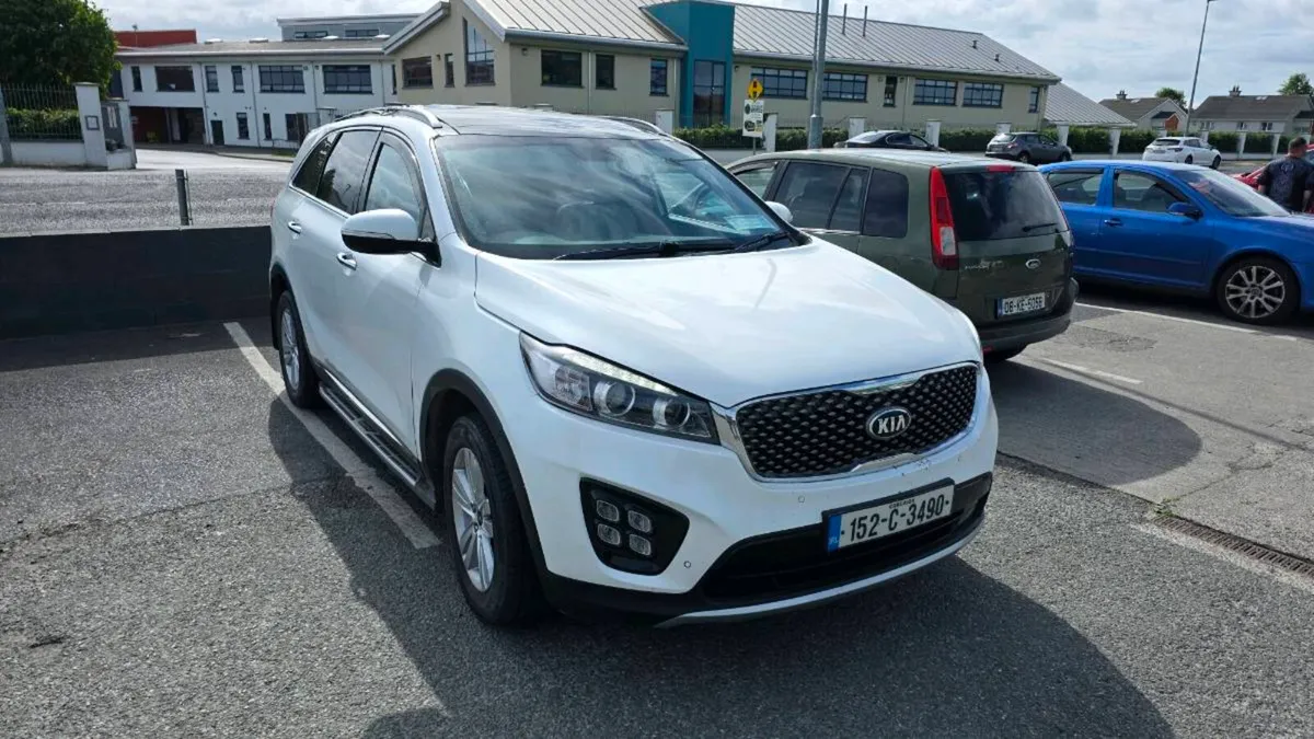 2015(152) Kia Sorento Platinium Automatic - Image 3