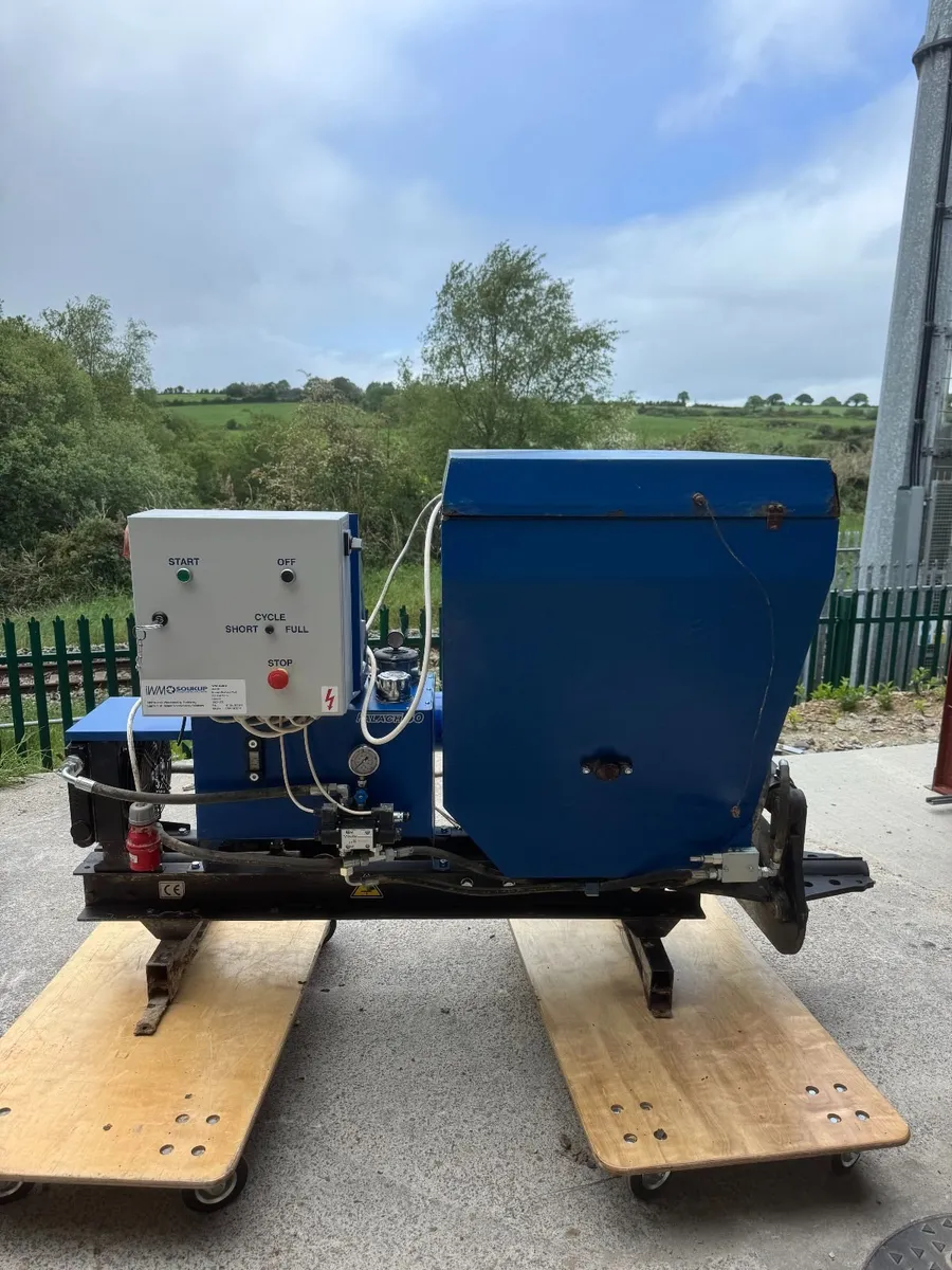 Falach 50 Briquette Machine - Image 1