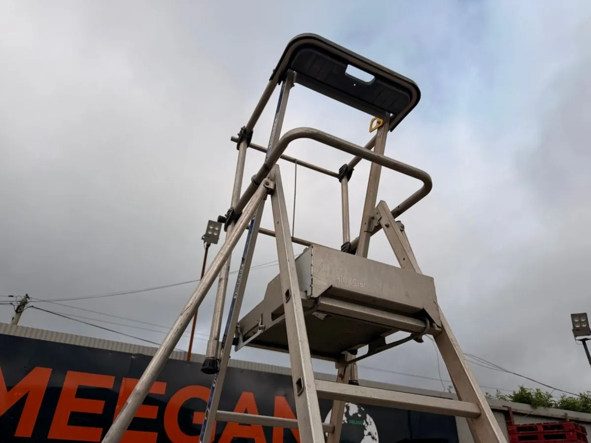 TUBESCA PLATFORM LADDER ...88 inch / 67 inch. - Image 4