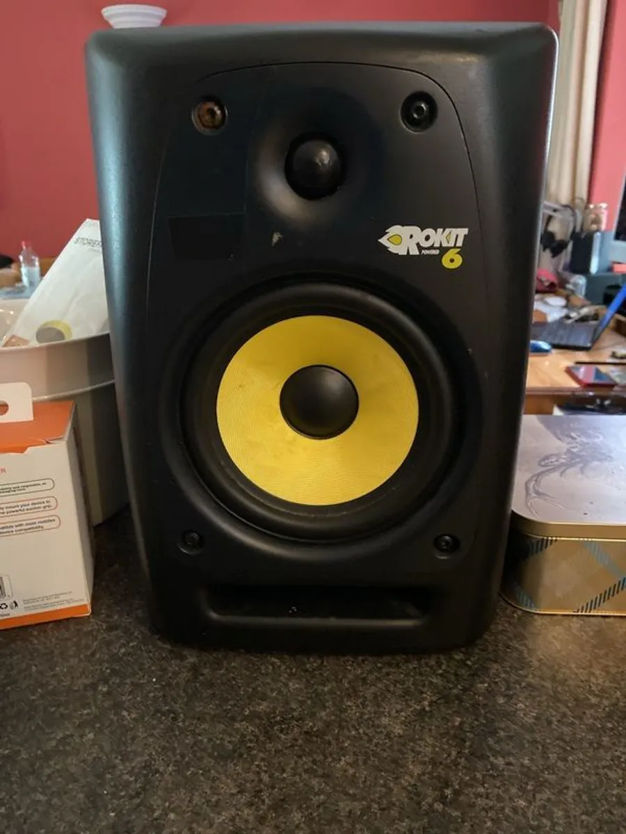 powered monitor - Image 1