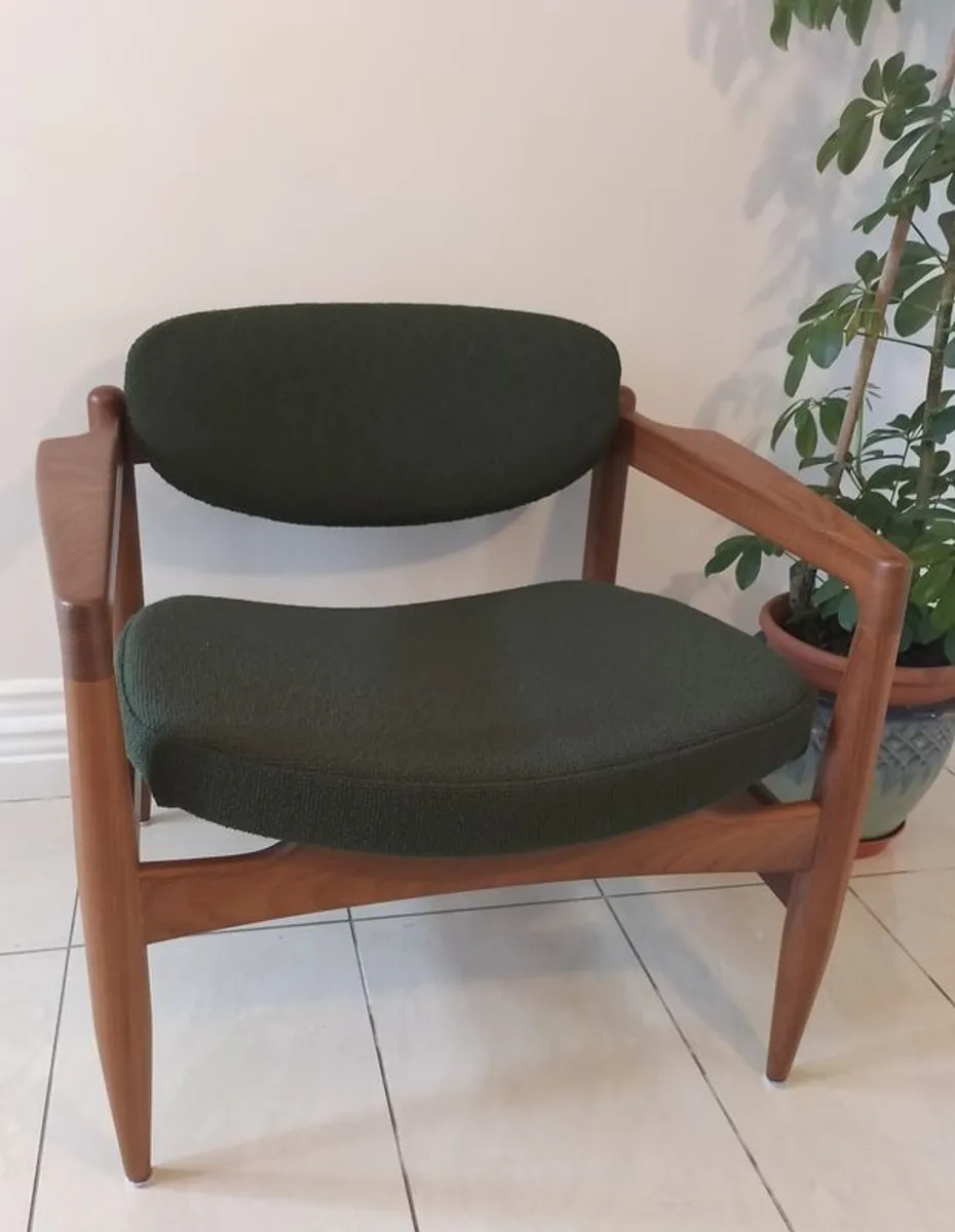Mid Century Vintage Crannac Model B Lounge Chair - Image 1