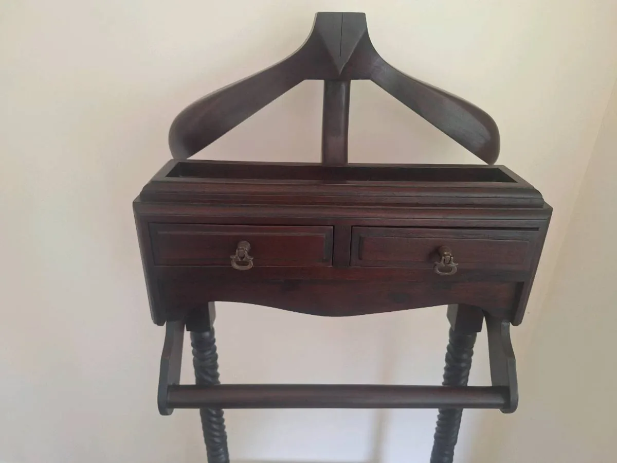Classic Mahogany Valet Stand - Image 2
