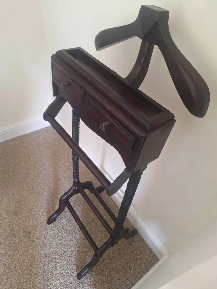 Classic Mahogany Valet Stand - Image 3