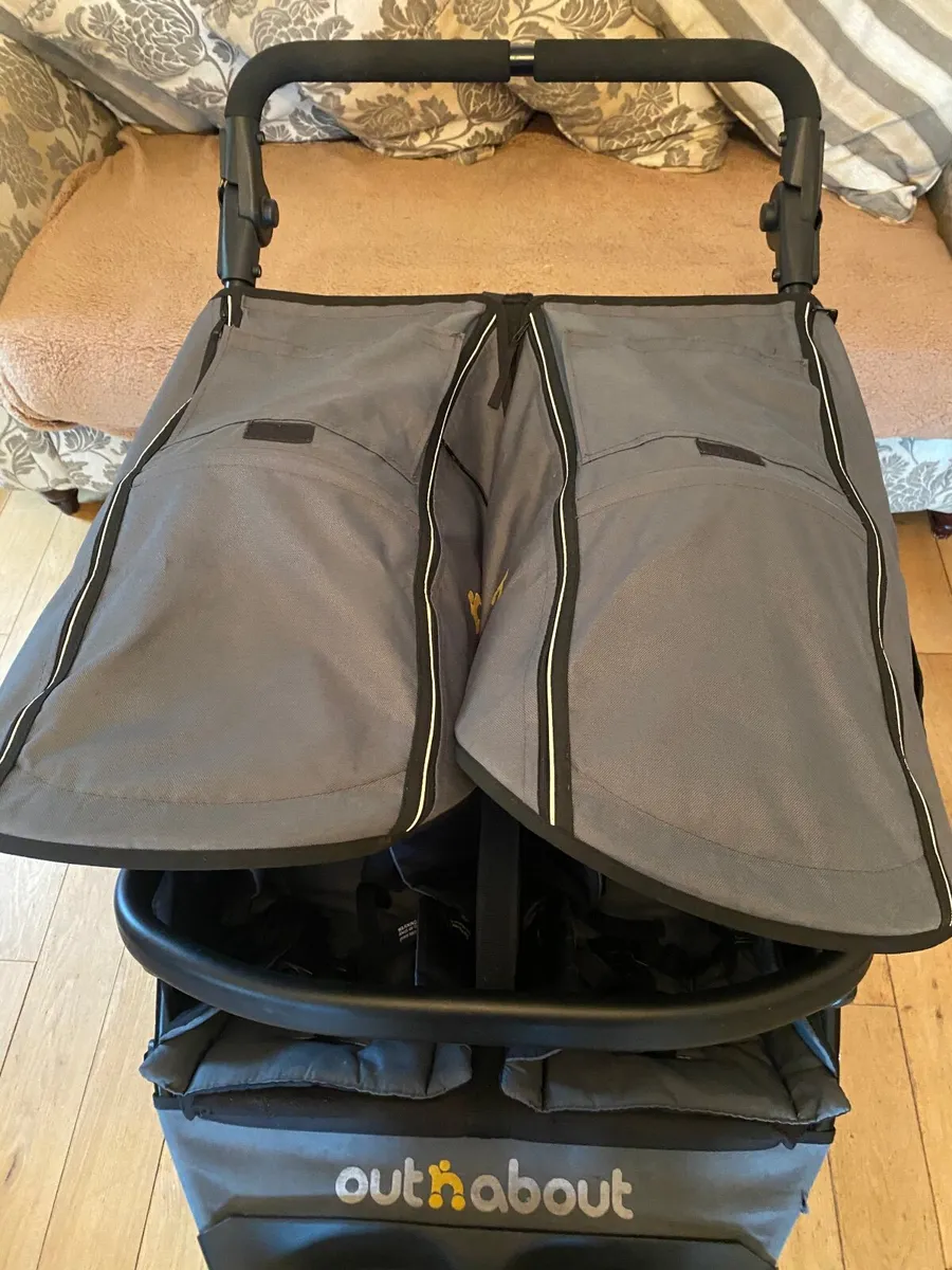 Out and about double buggy - Image 2
