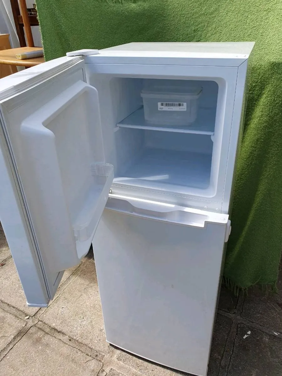 Small upright fridge freezer - Image 2