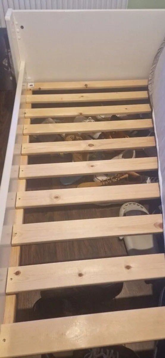 Single Bed - Image 2