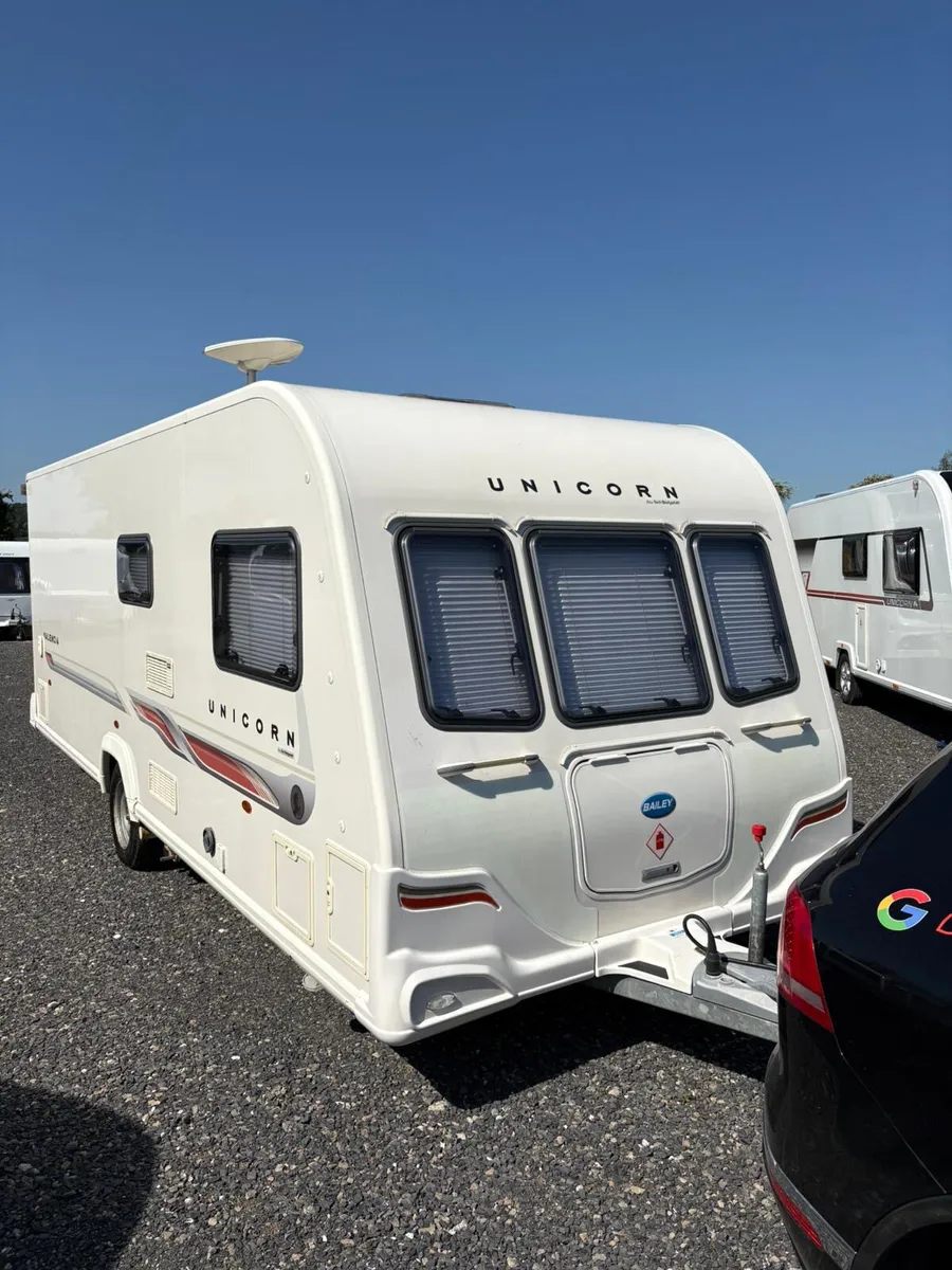 Bailey unicorn 4 berth fixed bed Caravan - Image 2