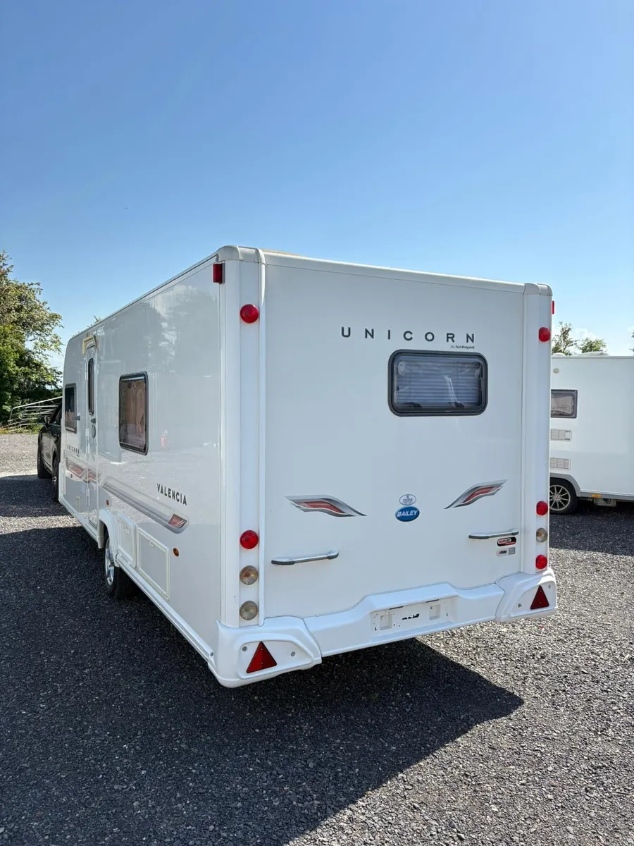 Bailey unicorn 4 berth fixed bed Caravan - Image 4