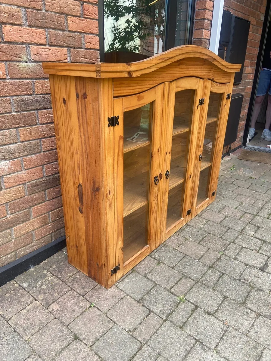 Mexican pine wall cabinet - Image 1