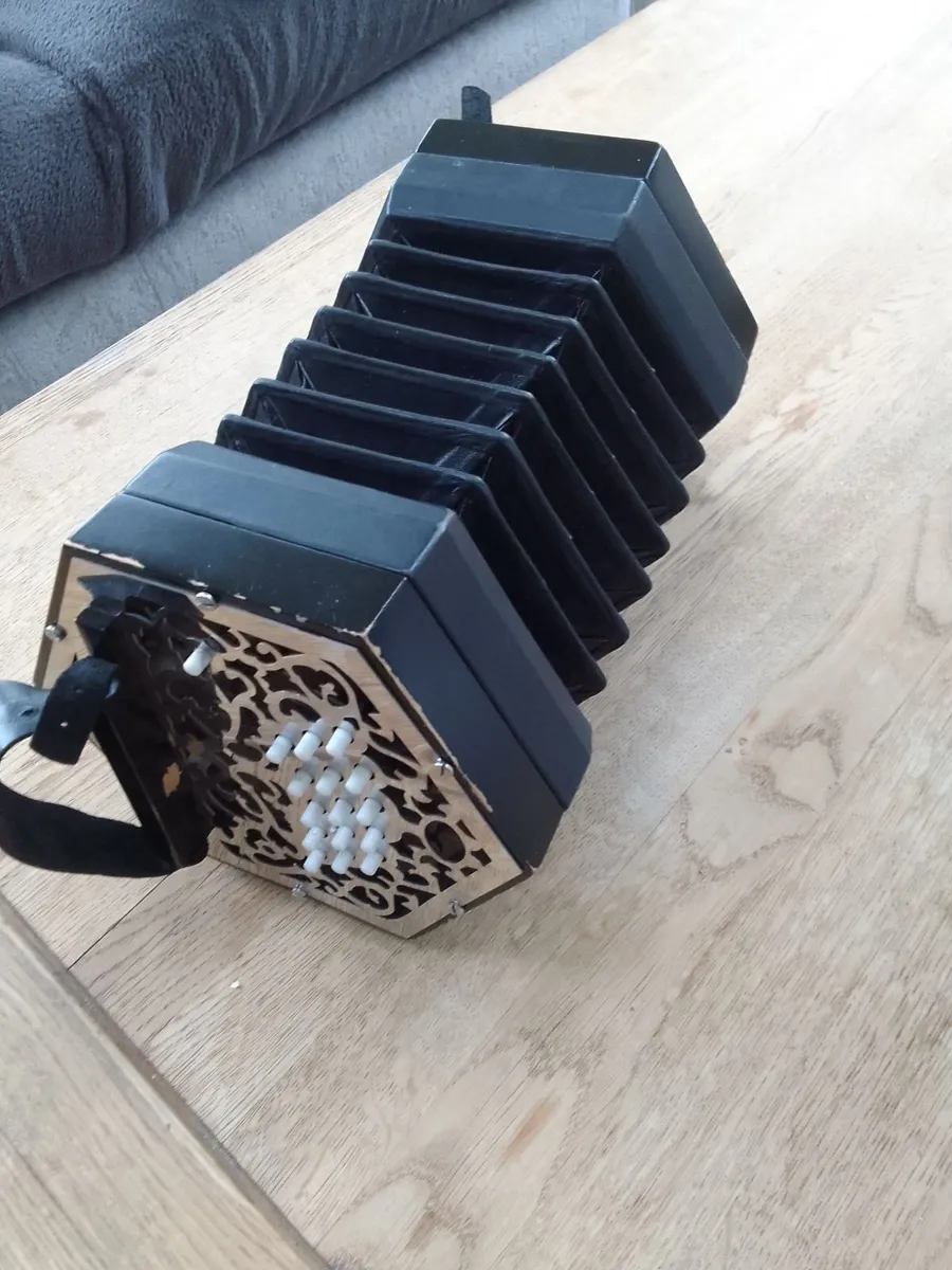 musical instruments - Image 1