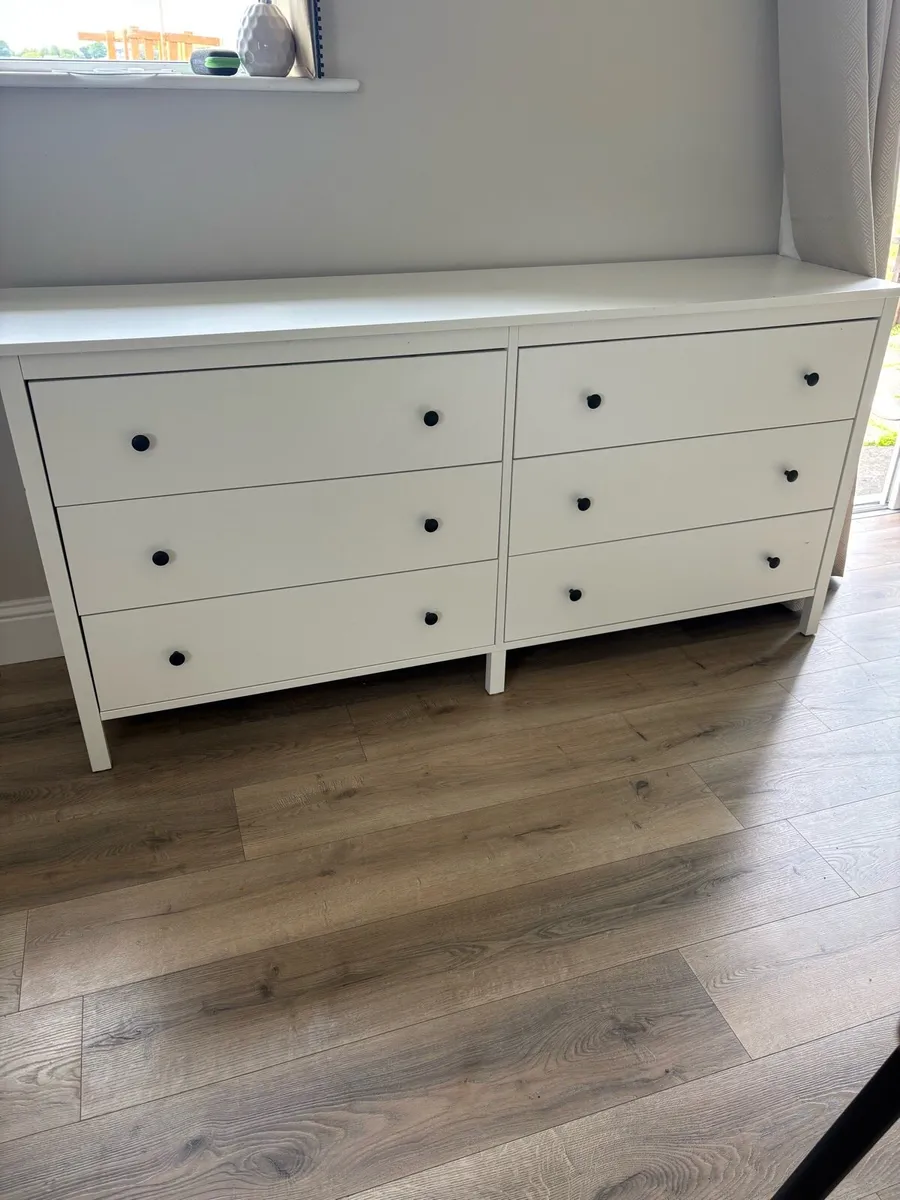Chest of drawers - Image 1