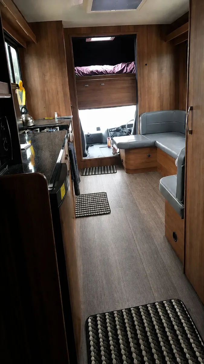 2010 18t Scania Semi Automatic - Image 3