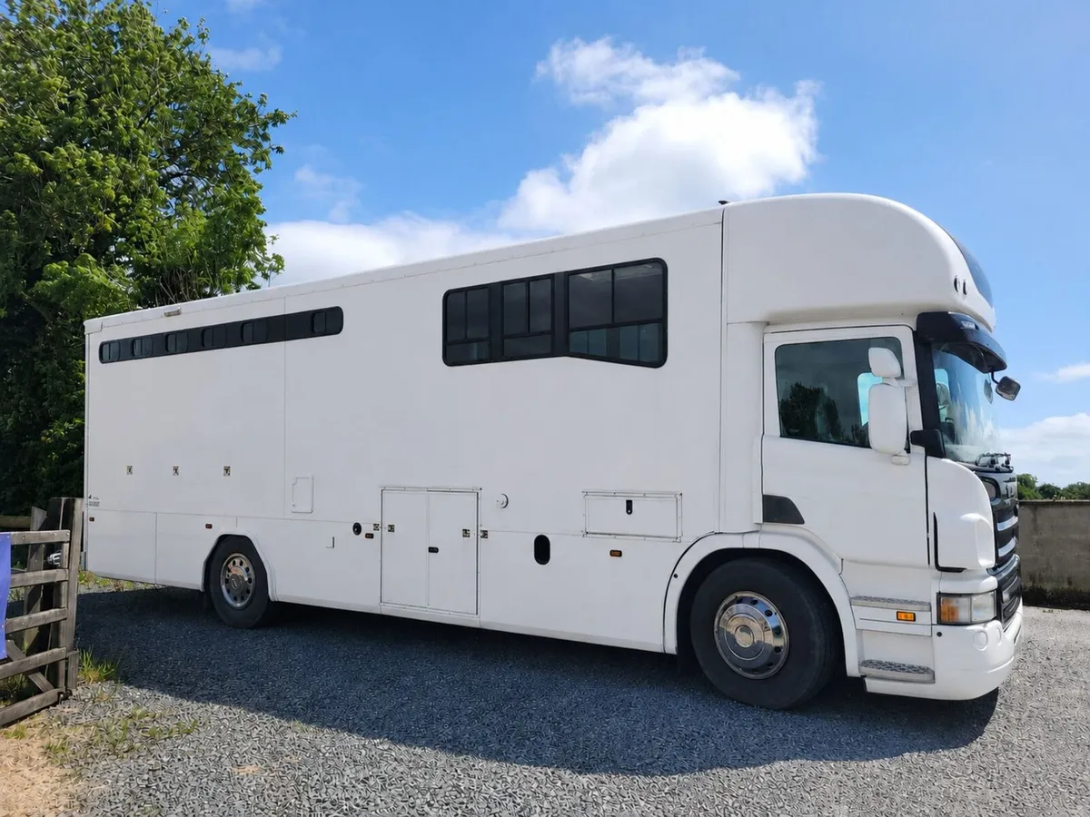 2010 18t Scania Semi Automatic - Image 2