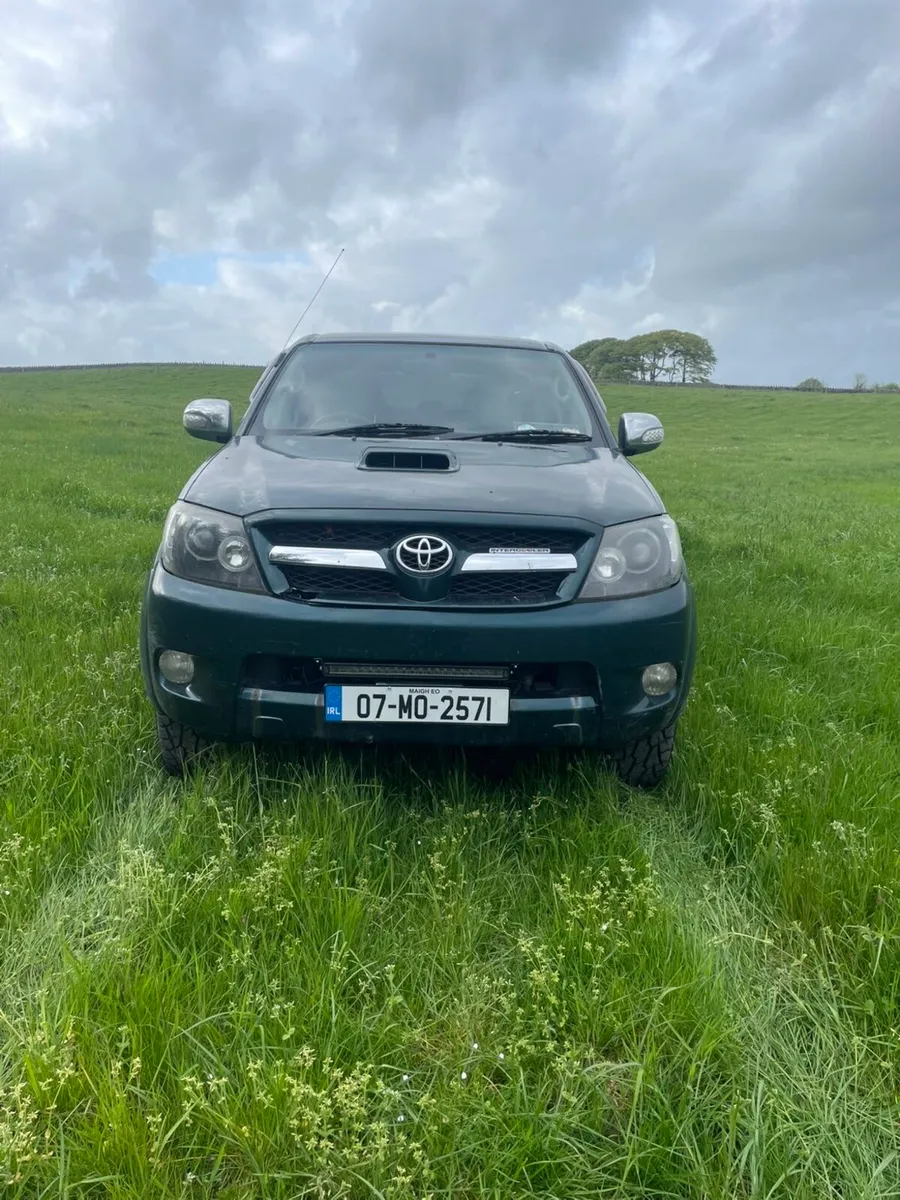 Toyota hilux - Image 1