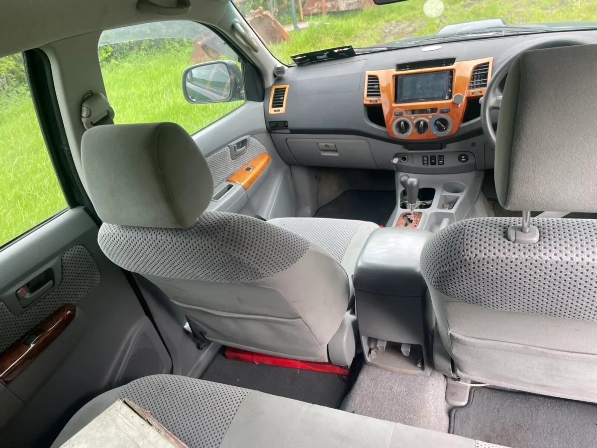 Toyota hilux - Image 4