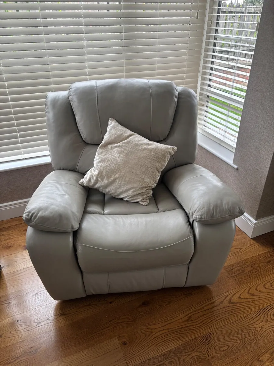 Grey leather sofa - Image 3