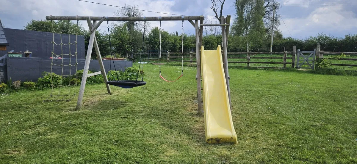 Swing set (with slide) - Image 1