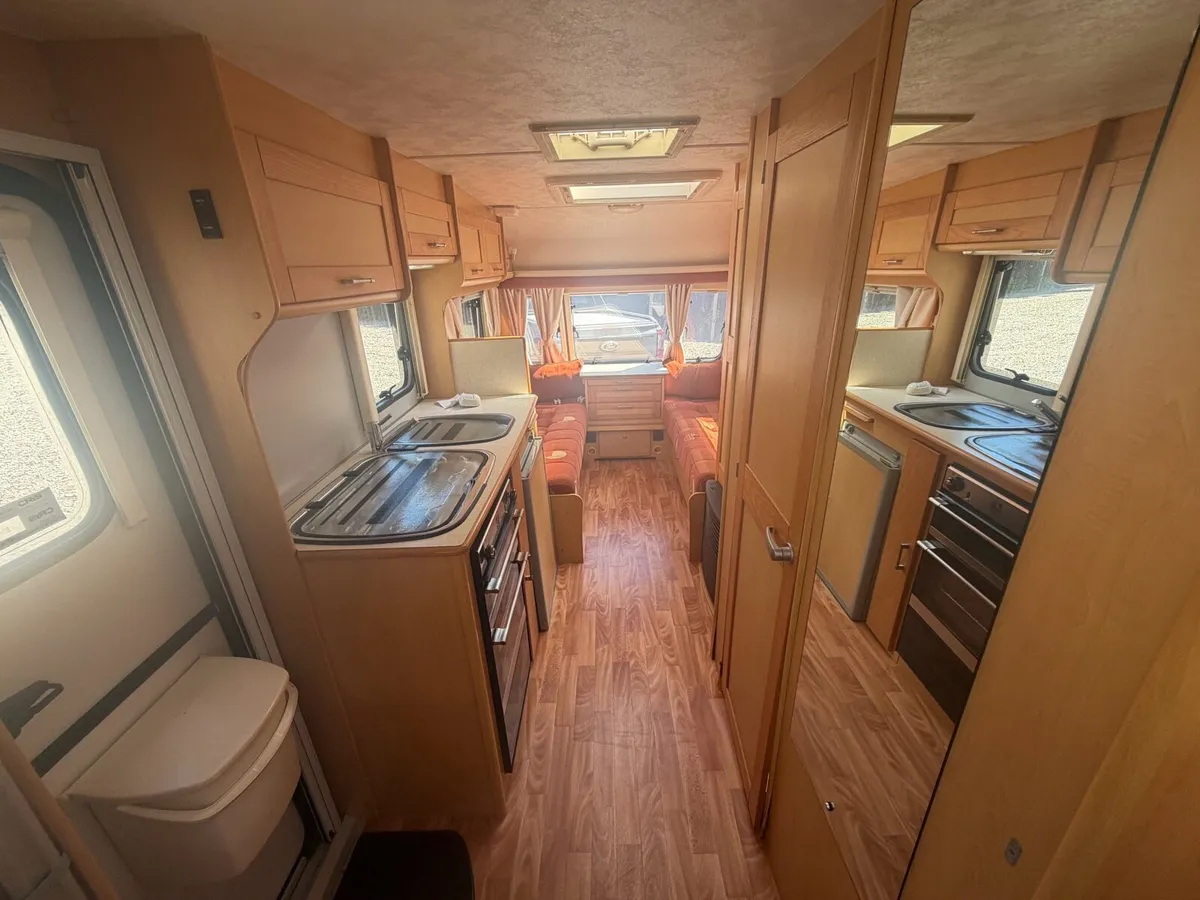 Eiddis Avante 505 - High spec 5-berth family - Image 2