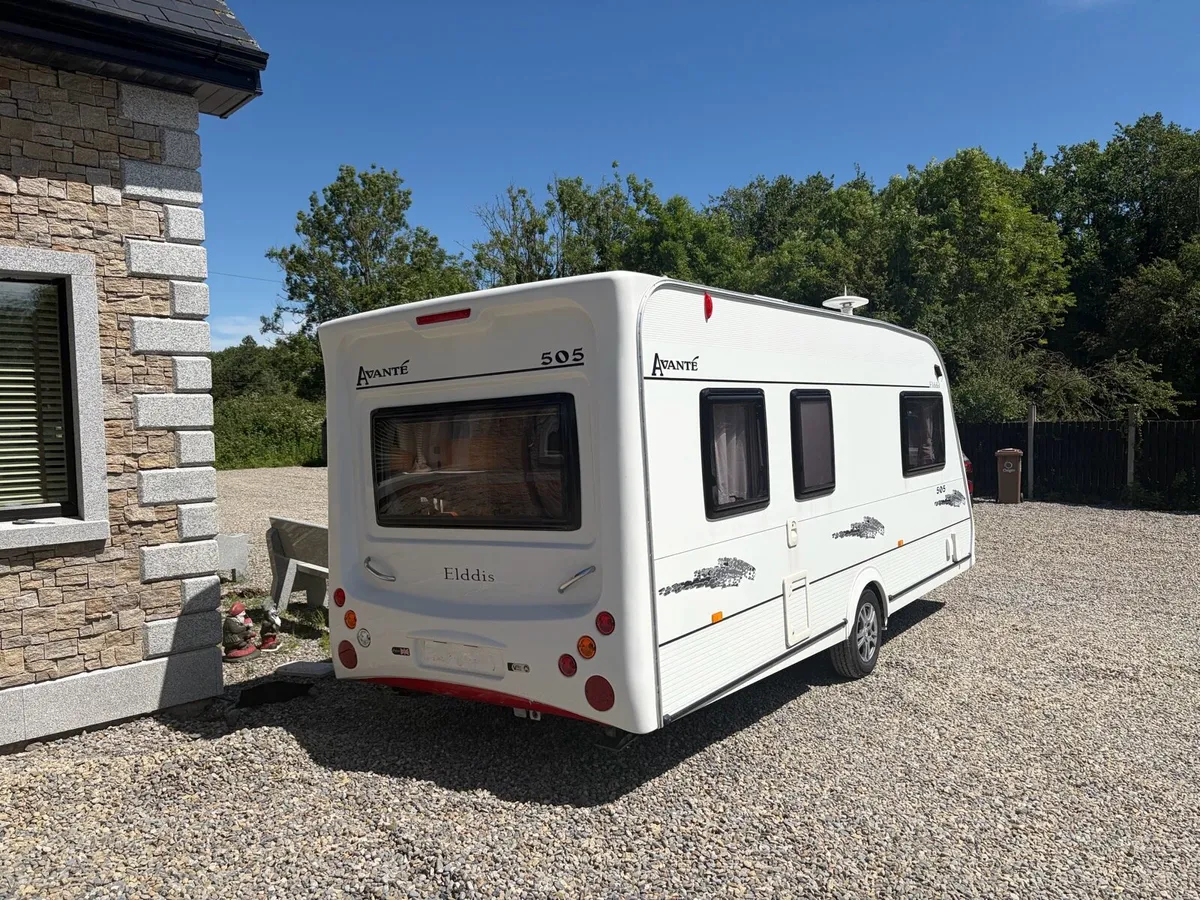 Eiddis Avante 505 - High spec 5-berth family - Image 1