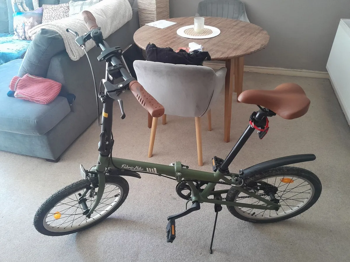 ONE SPEED ADULT FOLD UP CITY Bicycle. - Image 2