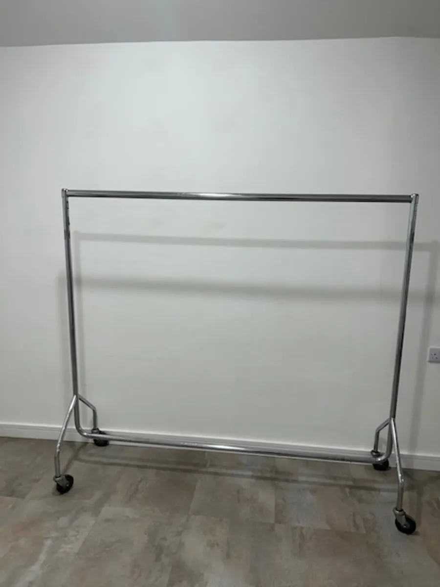clothes rail - Image 1