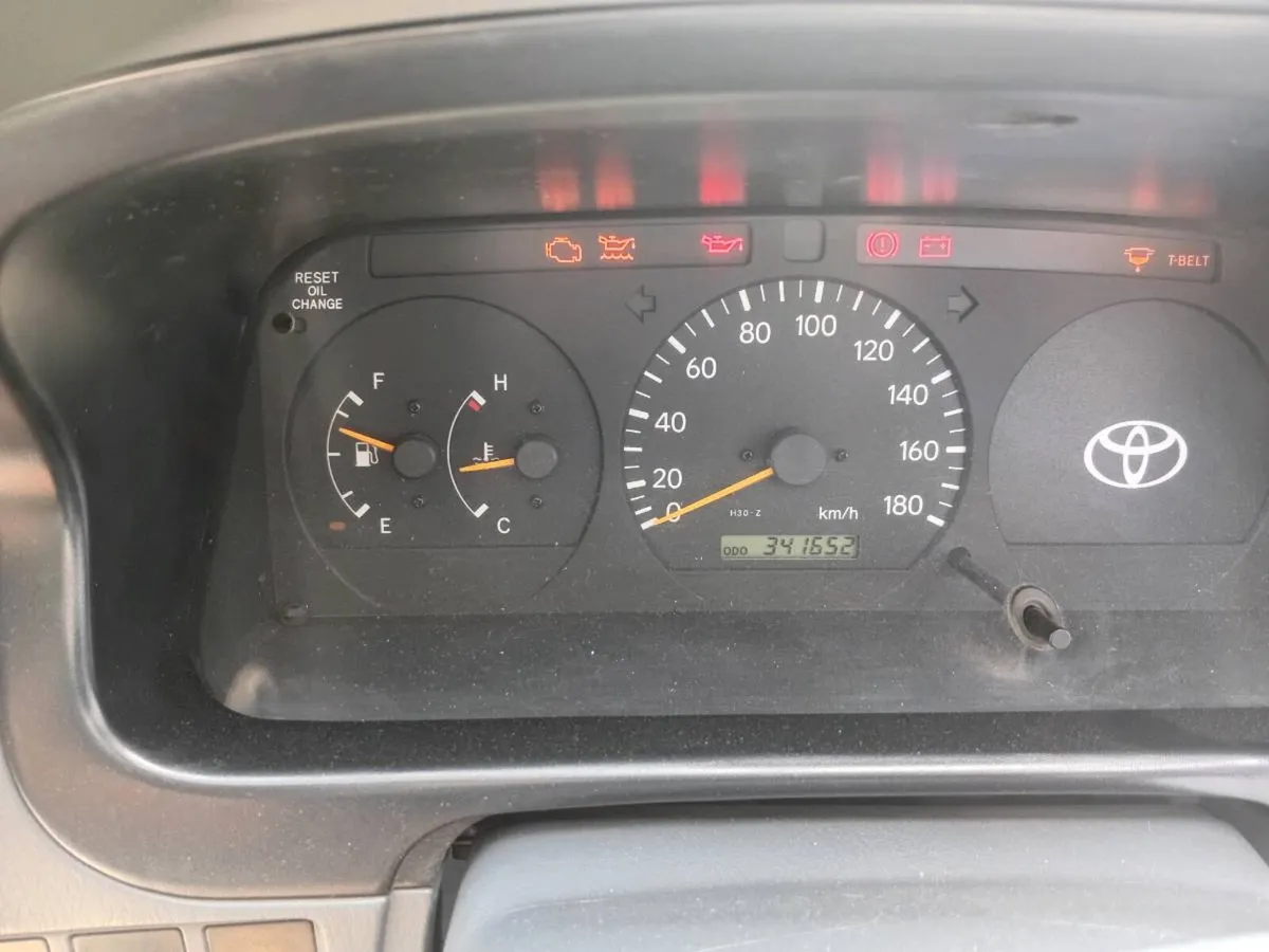 Toyota hiace - Image 2