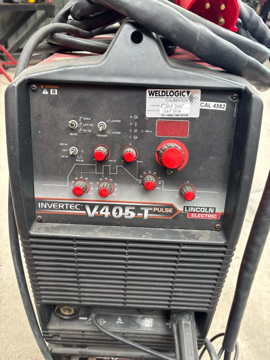 Lincoln electric Invertec V405 Pulse welder - Image 4