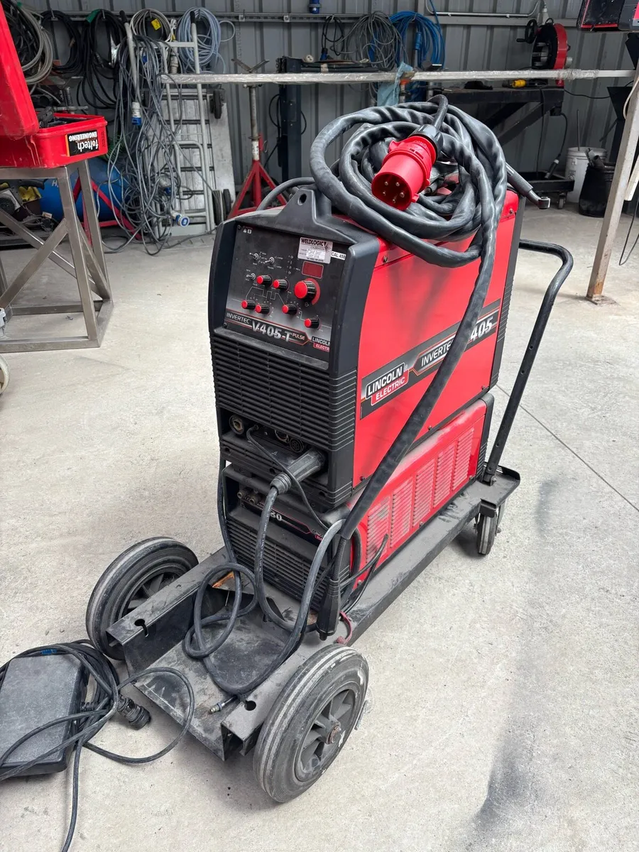 Lincoln electric Invertec V405 Pulse welder - Image 1