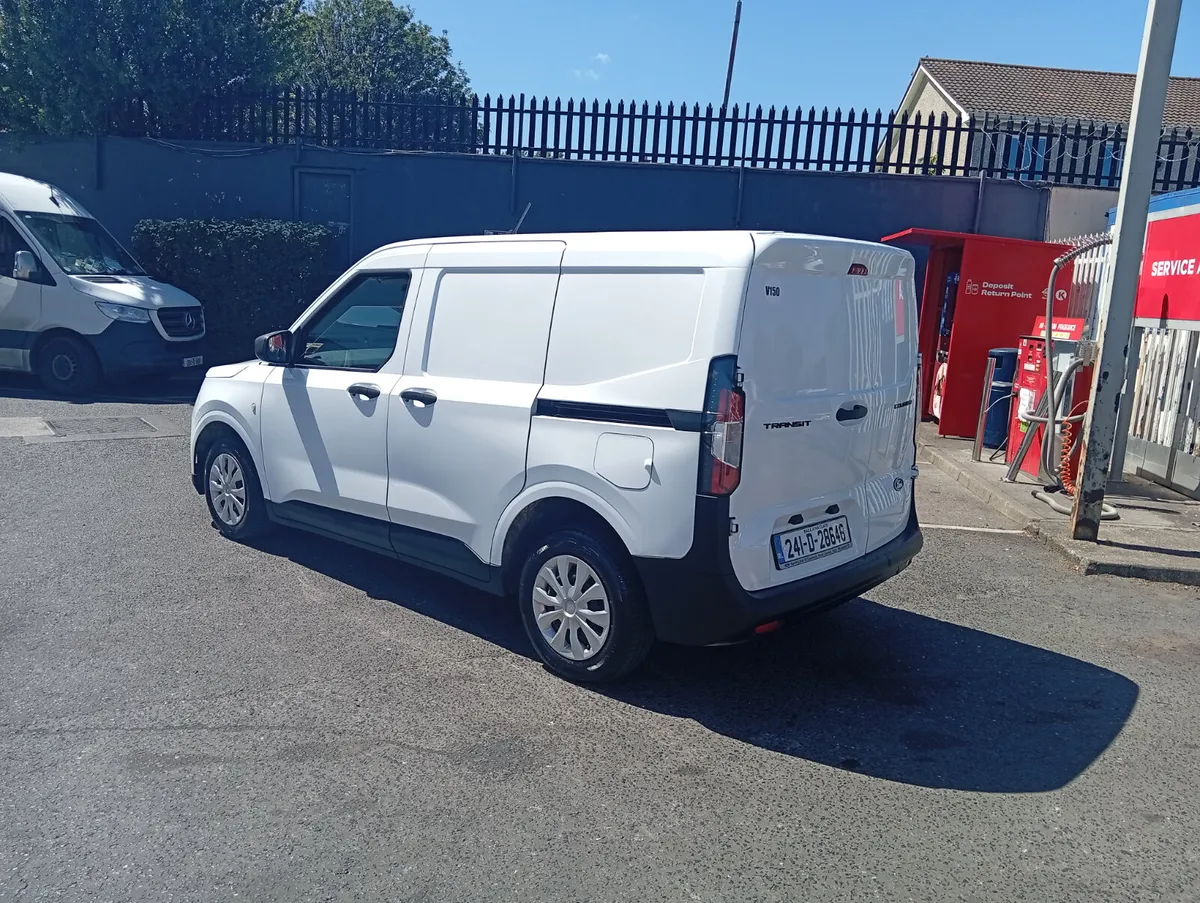 Ford Transit Courier 2024 trend - Image 4