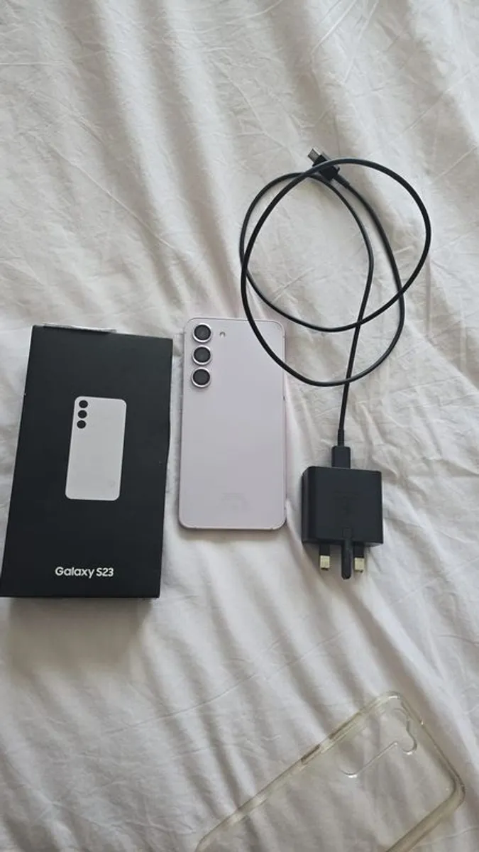 Samsung Galaxy S23 in Lavender Colour - Image 1