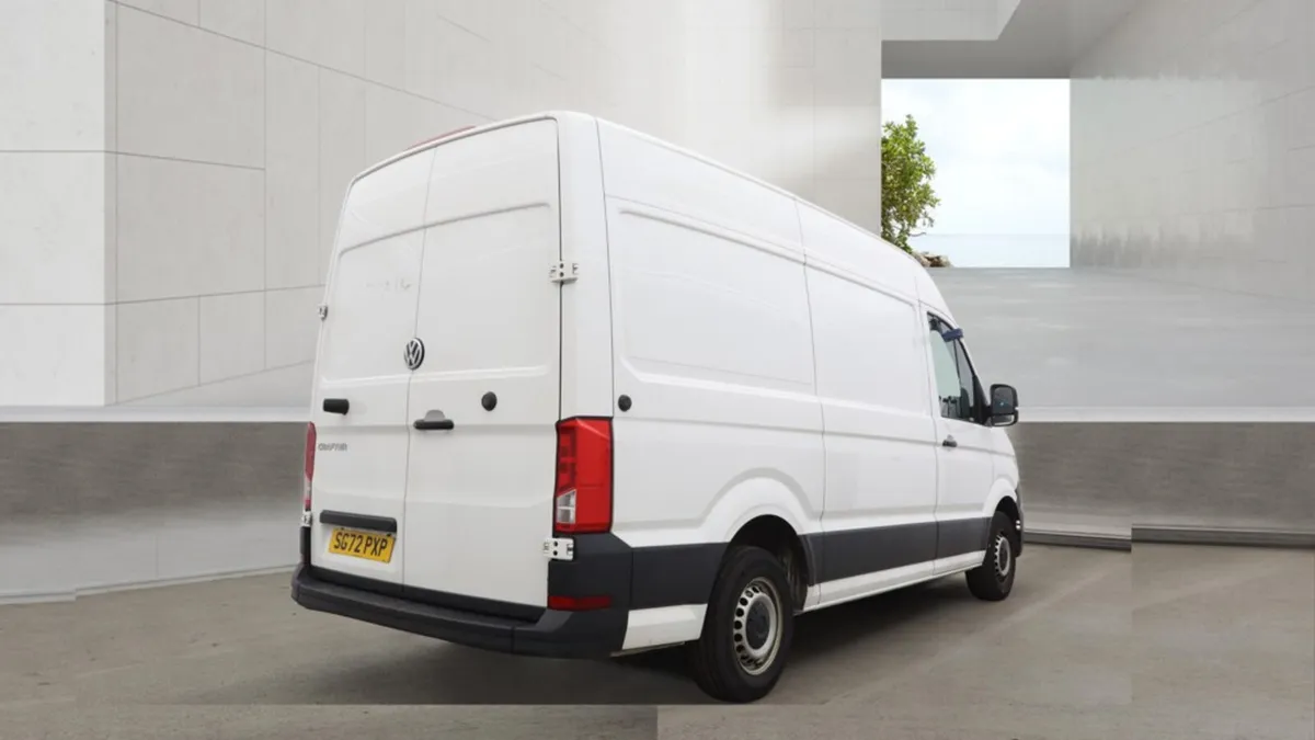 OUTSTANDING LATE 2022 VW CRAFTER 2.0 140 TRENDLINE - Image 4