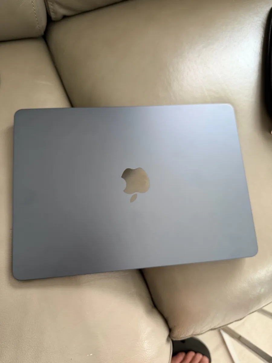 Macbook Air 13 M5. 10 Core CPU .16GB -512 GB.2026 - Image 2