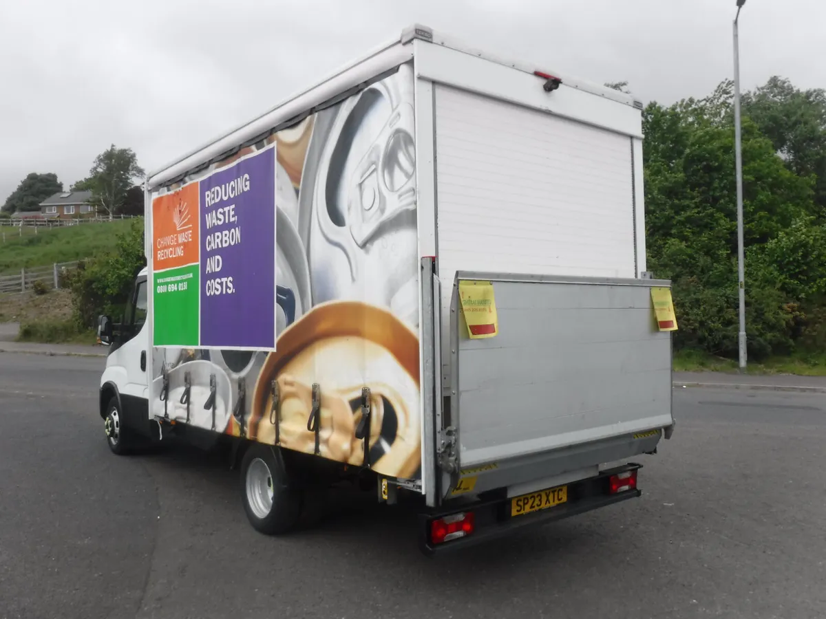 Iveco Daily 2023 3500kg curtainsider with tail lif - Image 4