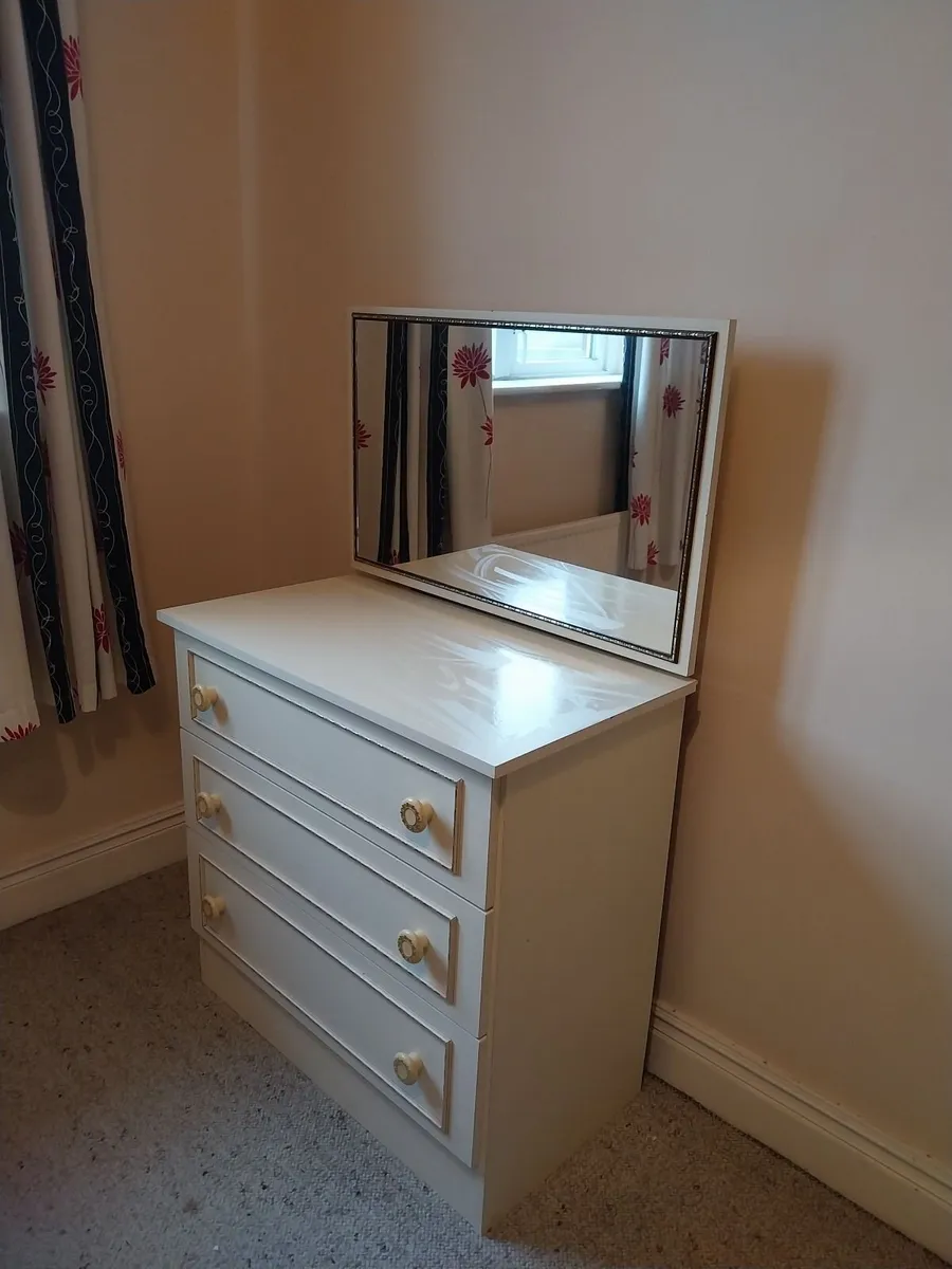 Dressing Room Table - Image 2