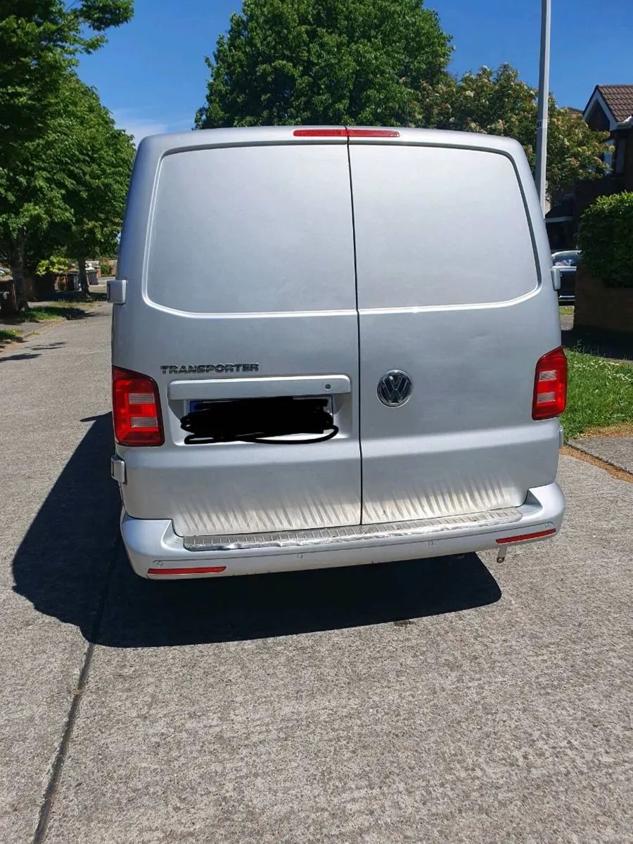 VW Transporter T6 high line model - Image 3