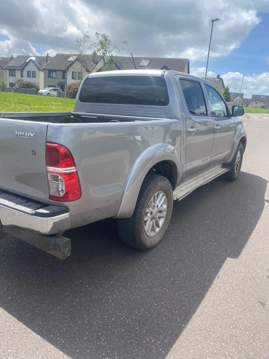 Toyota Hilux 2016 - Image 2