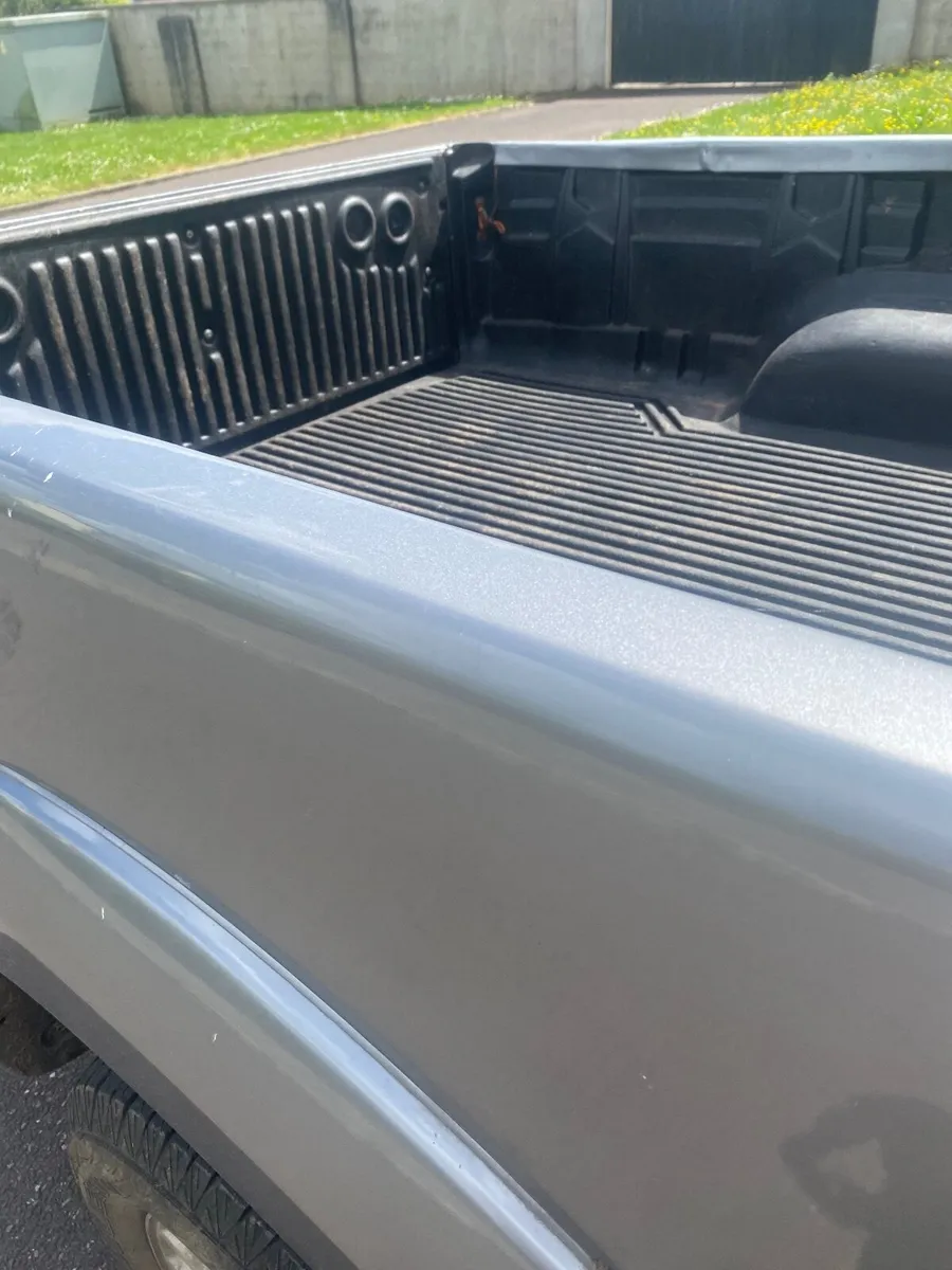 Toyota Hilux 2016 - Image 4