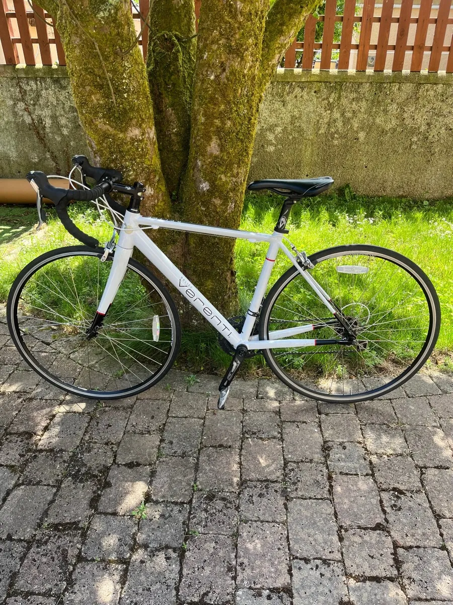 Road bike - Image 1