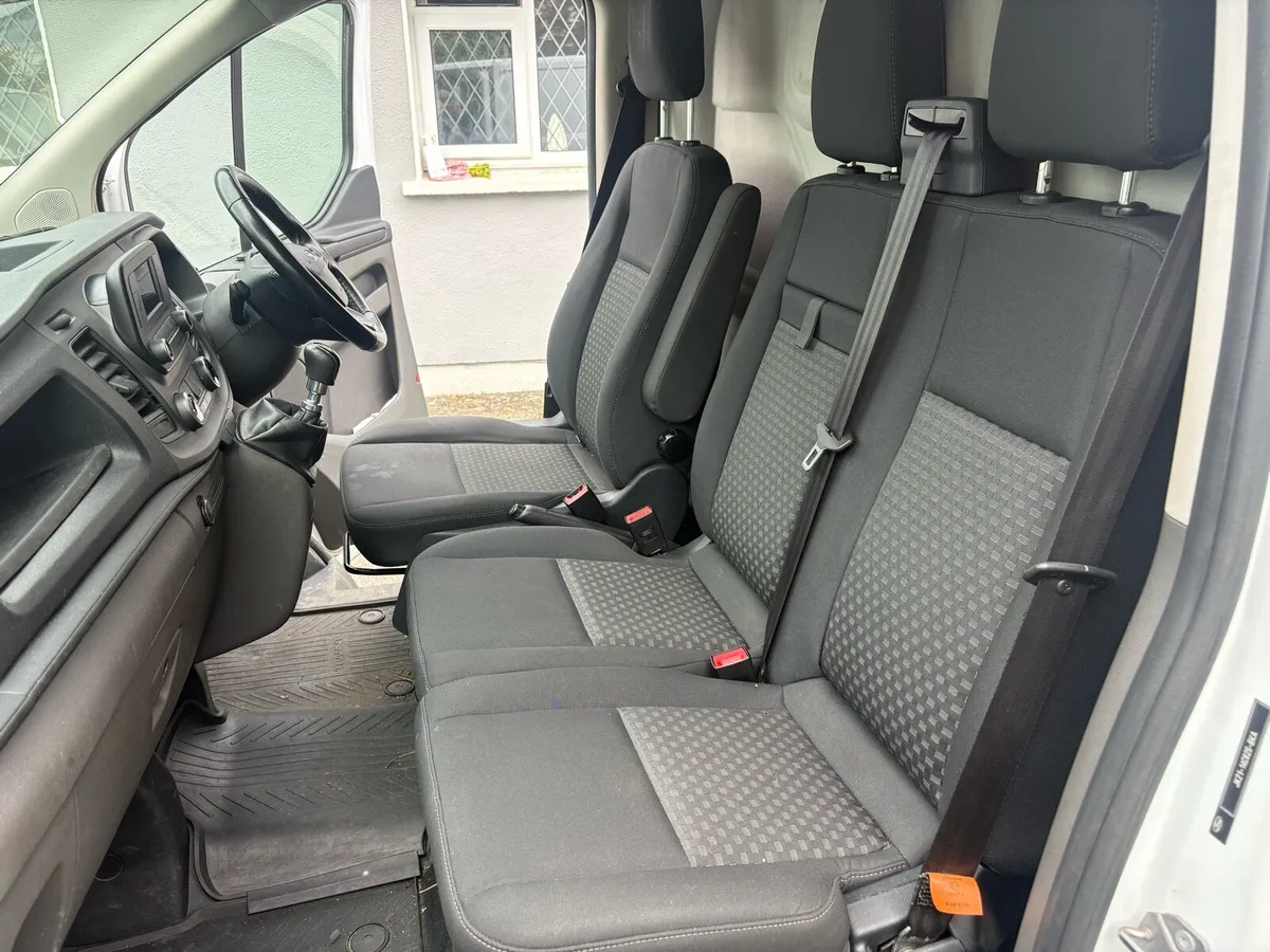 Ford transit custom van - Image 4