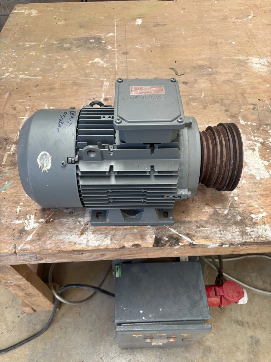Panel saw. 3 phase converter.Edge bander. Planer. - Image 4