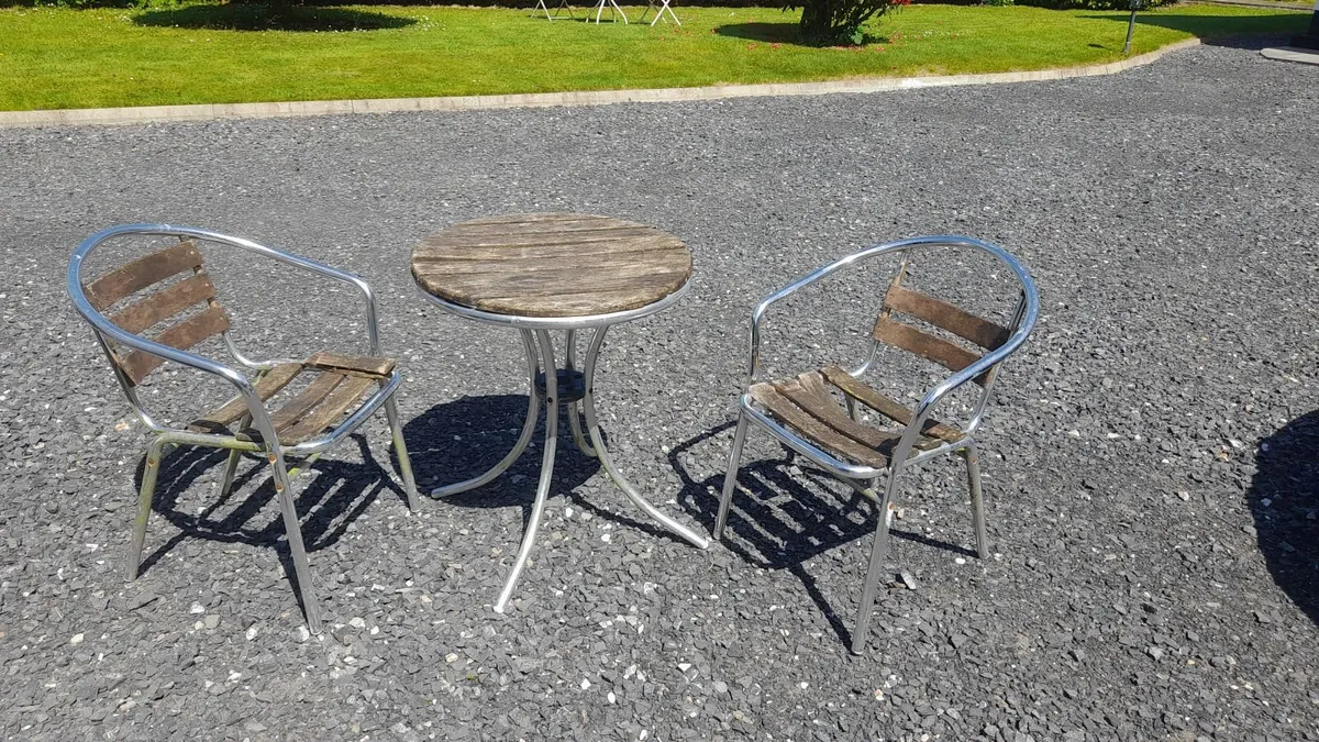 Patio table and chairs - Image 3