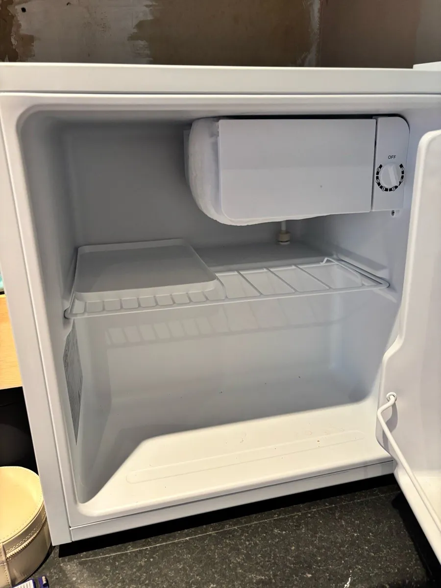 Belling Mini Fridge - Image 3